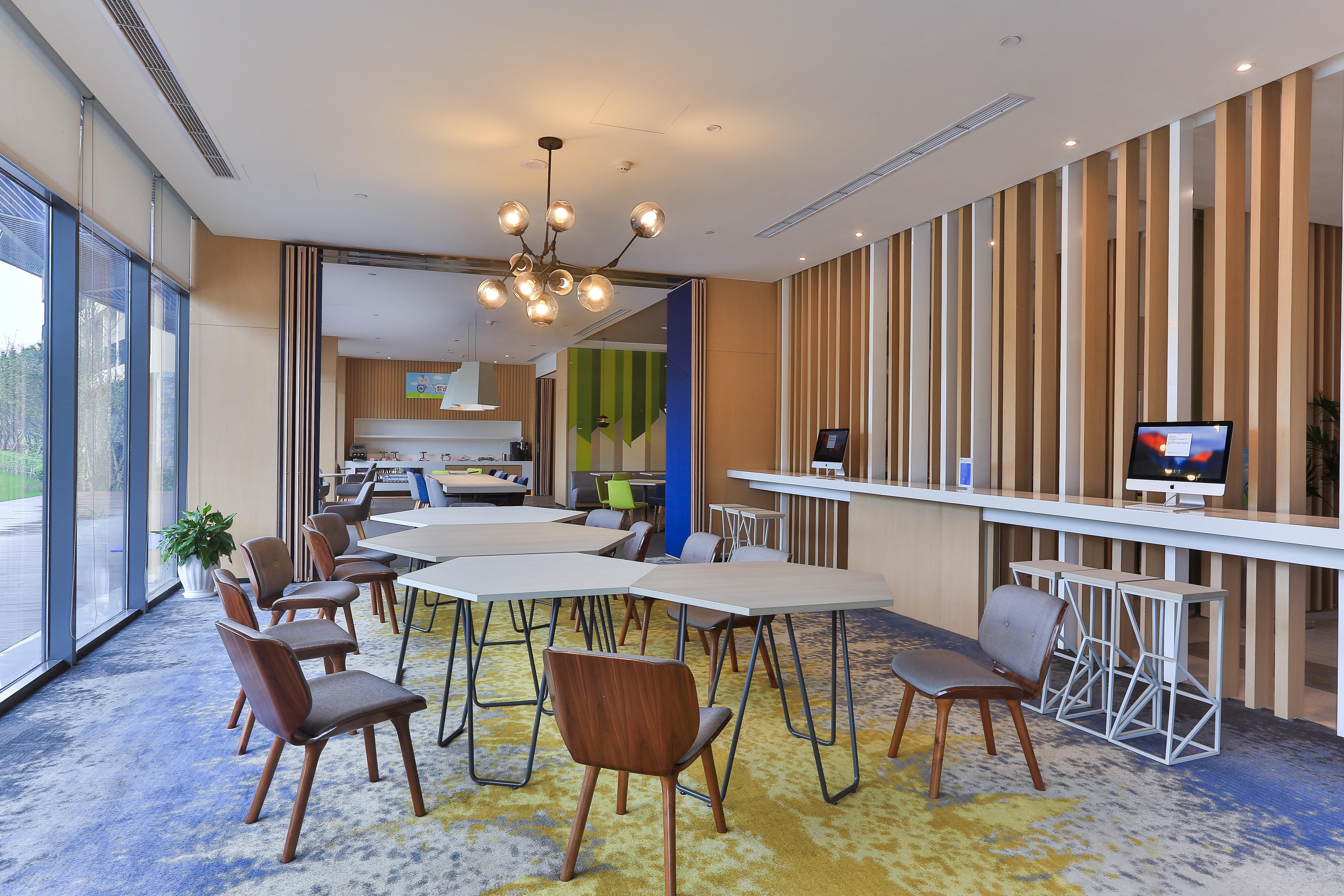 Holiday Inn Express Emei Mountain By Ihg Omejsan Kültér fotó