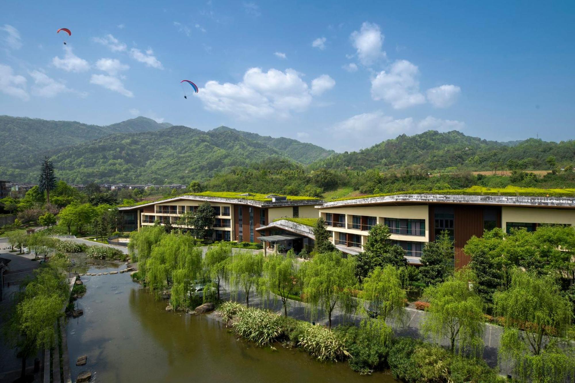 Holiday Inn Express Emei Mountain By Ihg Omejsan Kültér fotó